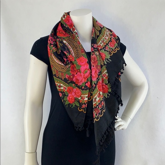 Accessories - Beautiful Floral scarf with tassels